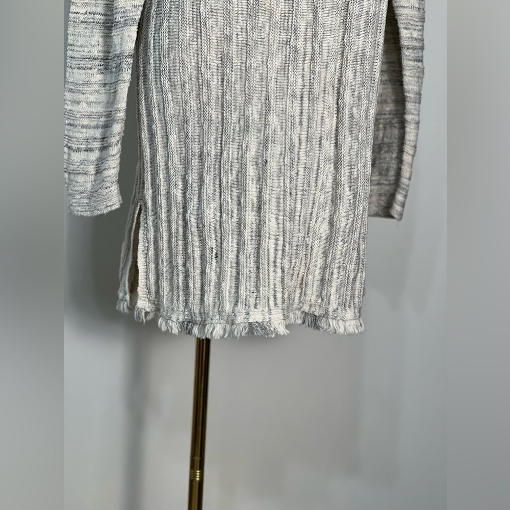J.Jill Cream Cotton Grey Button Back Sweater With Fringe Tunic Size Medium - Picture 12 of 12